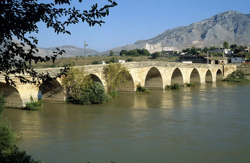 Mopsueste (Misis) : ancienne ville de Cilicie, près d'Adana